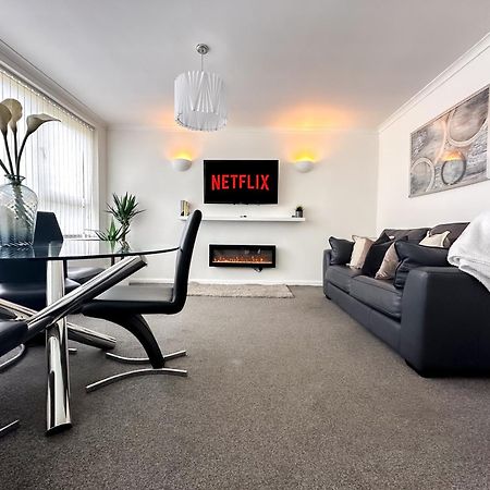 Contemporary And Cosy Birmingham Apartment- Free Parking & Wi-Fi Bagian luar foto